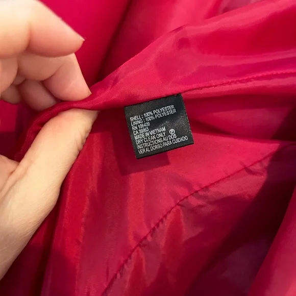 Tahari beautiful deep red women’s blazer jacket. flattering cut-style - size 8 - Picture 14 of 14